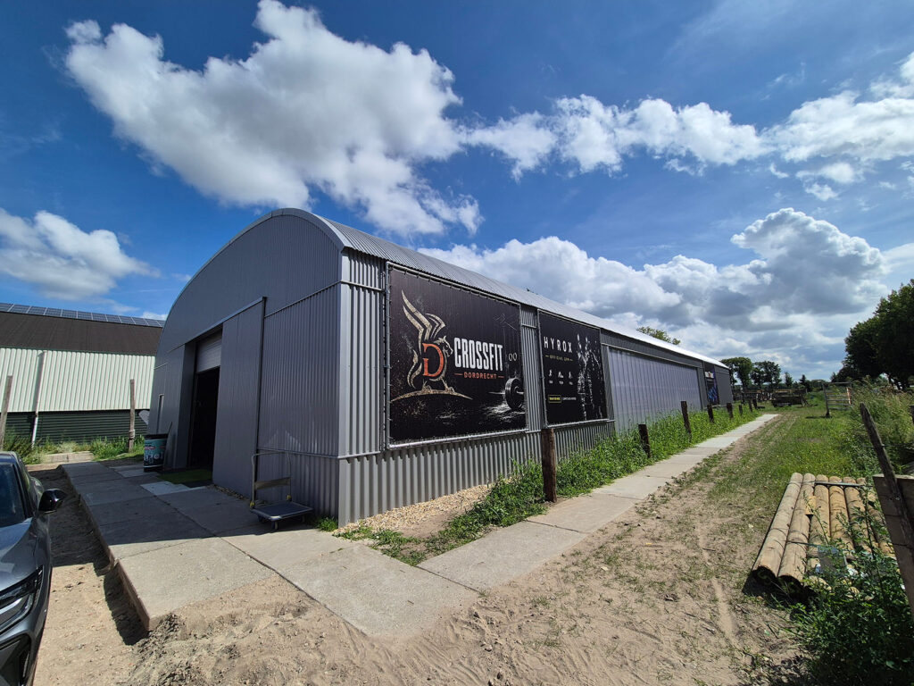 Nieuwbouw sporthal Gymforce One in Dordrecht, ontworpen door architect DEPTH