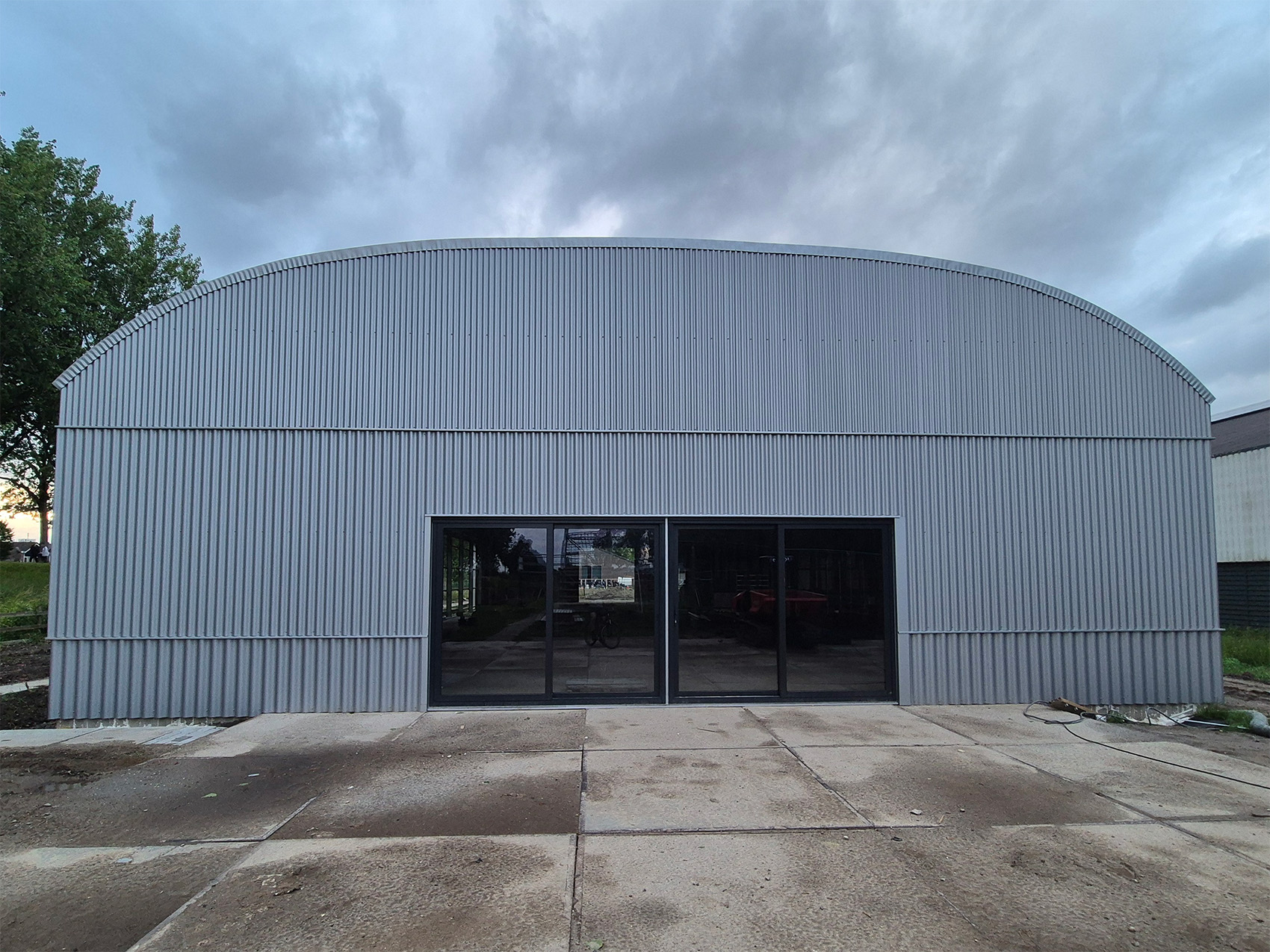 Constructie van een loods ontworpen door DEPTH Architecten